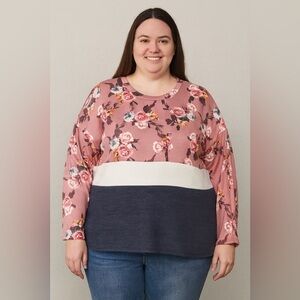 ✨NEW✨Floral Long Sleeve Top in Pink and Navy